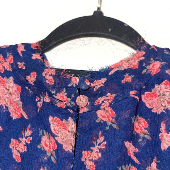 LUCKY Brand Top Sleeveless Smocked Liberty Floral Print Two Back Buttons - Picture 8 of 10